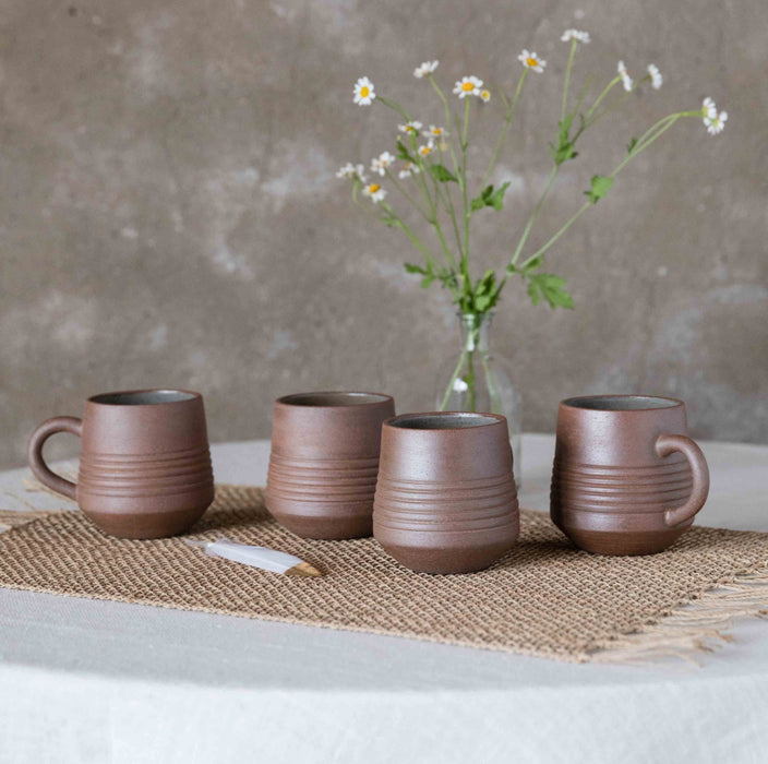 https://www.thenopo.com/cdn/shop/products/the-nopo-mexico-al-centro-ceramica-two-tone-anillo-mugs-1_704x700.jpg?v=1648574558