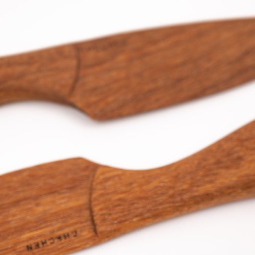 https://www.thenopo.com/cdn/shop/products/the-nopo-mexico-chechen-wood-design-wooden-pastry-knife-02_500x500.jpg?v=1645103606