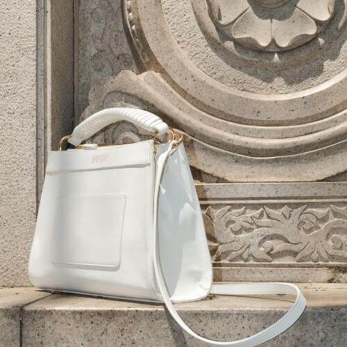 The 'Elle' Tote Bag: Timeless model, thin and light. 100% cotton