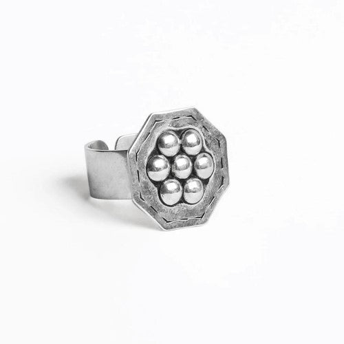 Octo Studs Ring